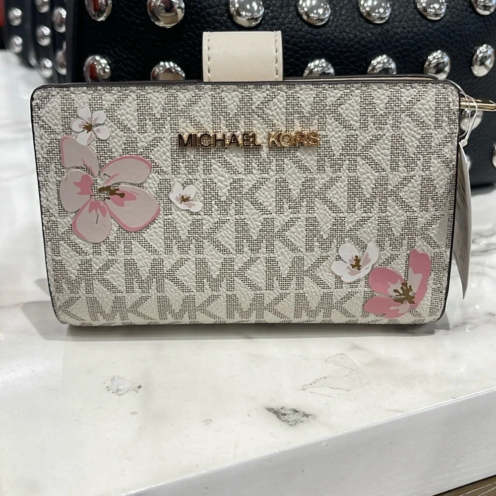 Michael Kors elegant michael